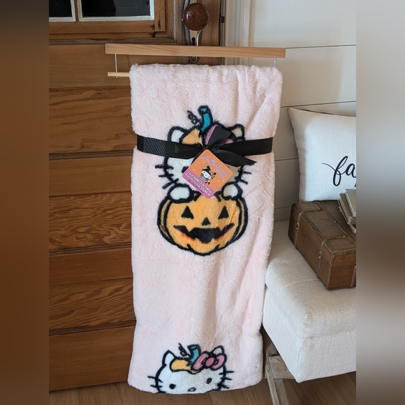 Hello Kitty Other - Hello Kitty Halloween Pink Plush Blanket  50" x 70" 🎃